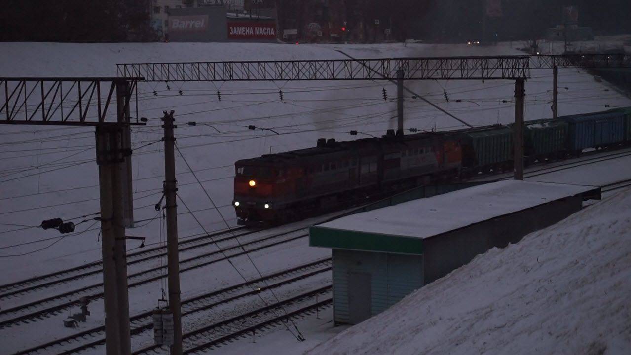 Тепловоз 2ТЭ10У-0538. Тяжко в горку. Звук 10Д100.