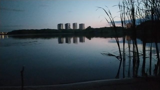 сумеречные потёмки над рекой