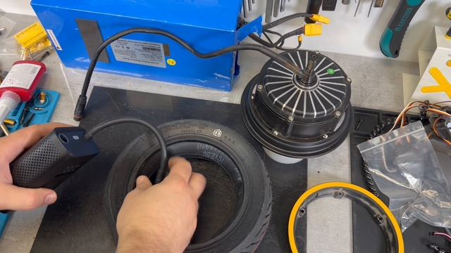 Kugoo LX 10+ замена камеры, покрышки, шиномонтаж заднего колеса.