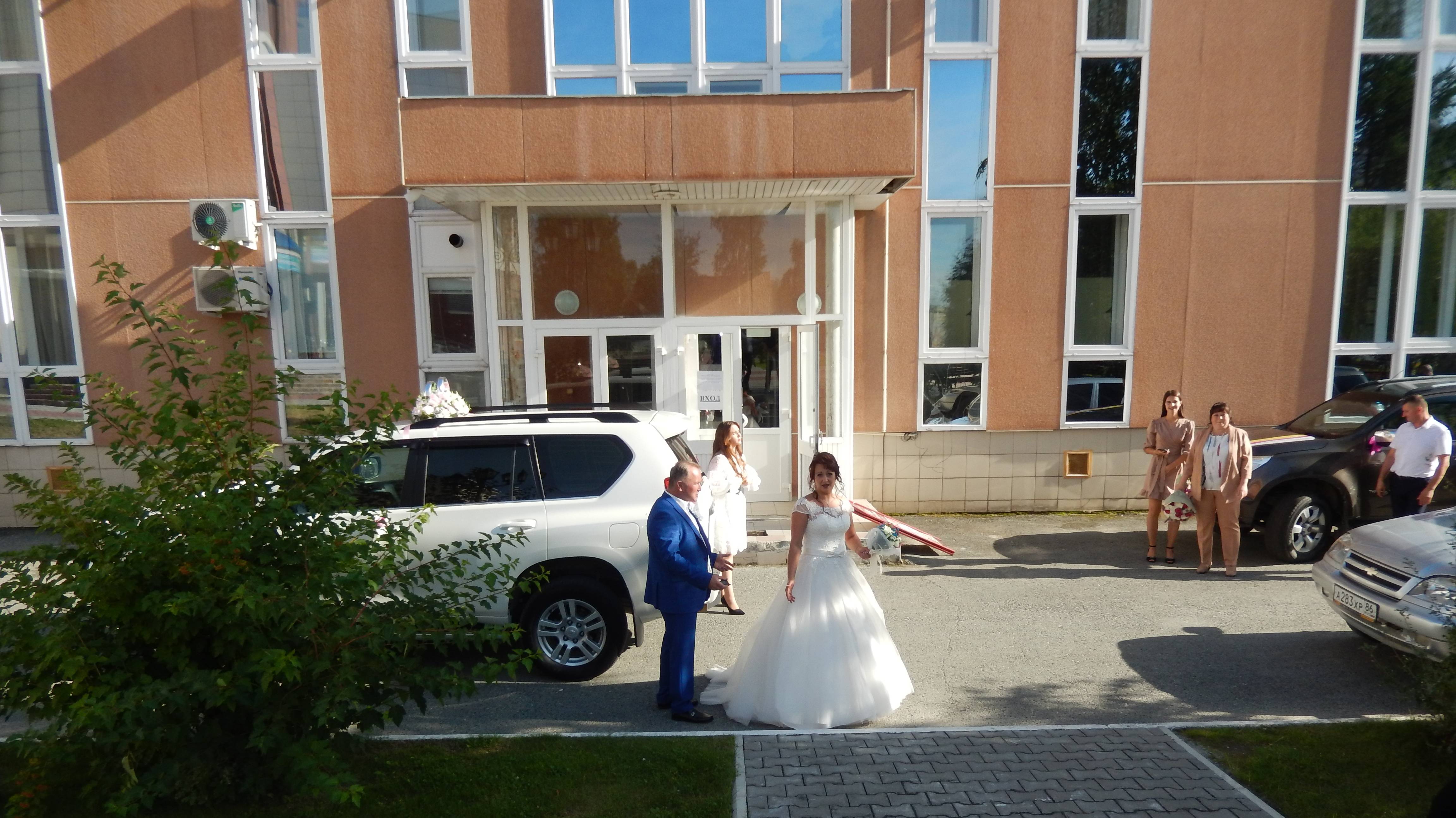 Красивое поздравление с 26 годовщиной свадьбы...Исполнитель Руслан Алехно и Марианна  Зубко Любить.