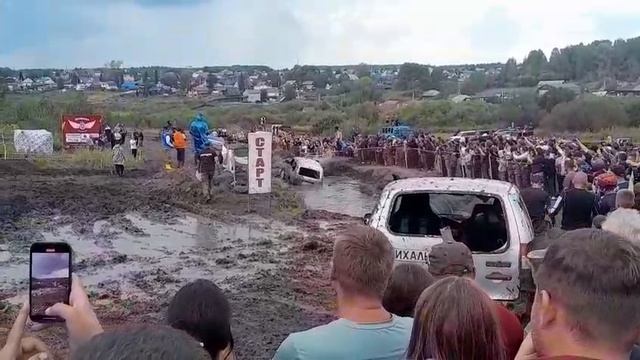 Баттл Гонки по грязи на джипах в г. Прокопьевске. Грязевые гонки за призы Monster track