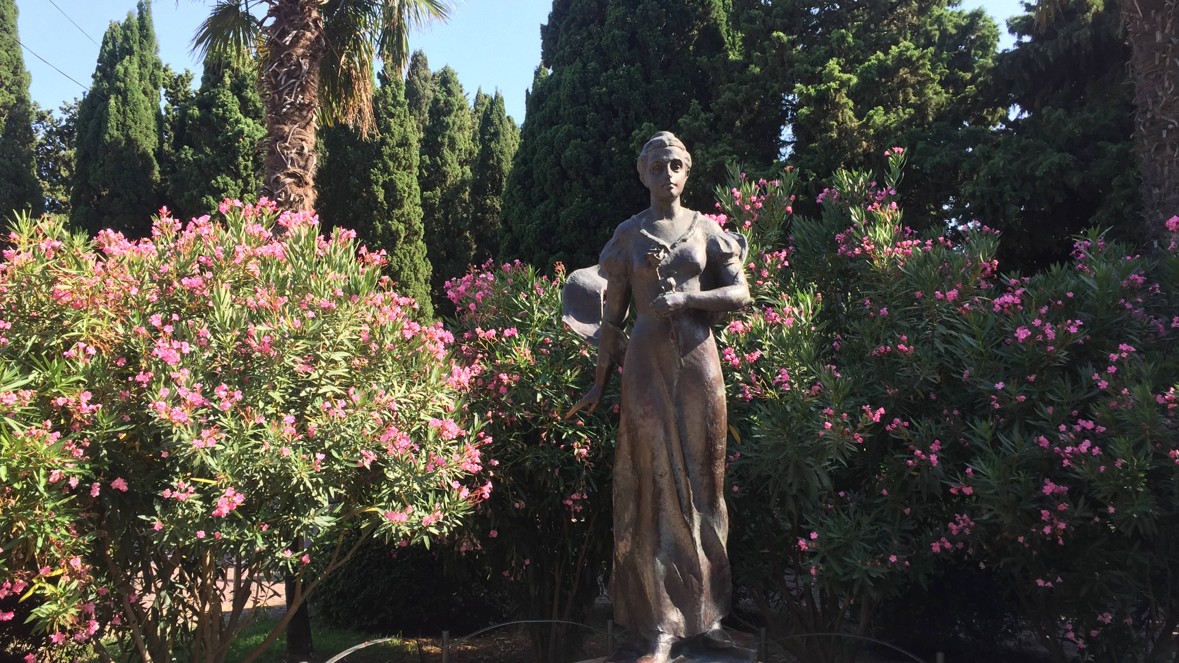 Дворец княгини Гагариной в Утёсе. Небольшая экскурсия и прогулка вокруг. Отдых  в Крыму