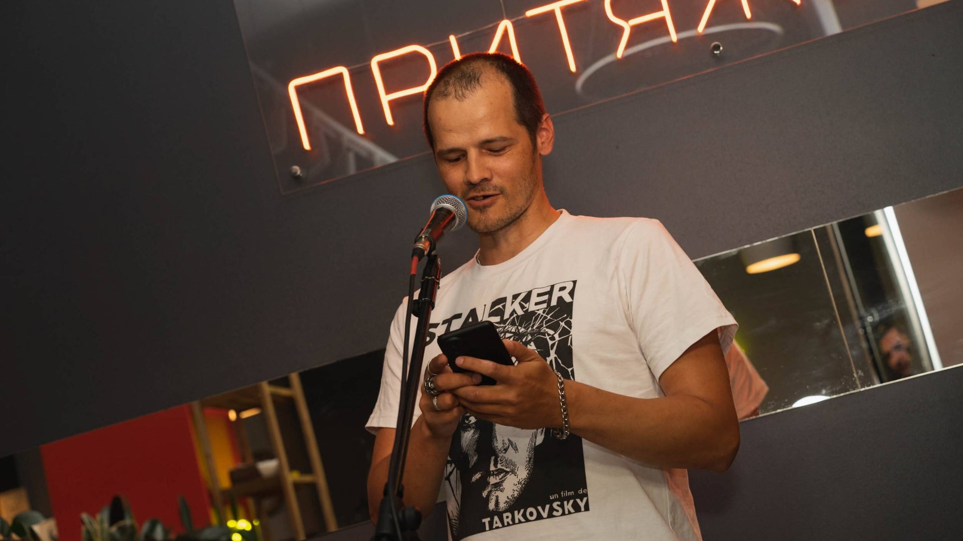 Дмитрий Кутепов - поэтический вечер "Другая среда" Севастополь 2025