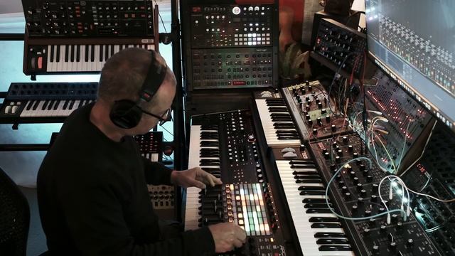 THE VEIL BETWEEN - Ambient Music ｜ Hydrasynth ｜ Moog ｜ Behringer