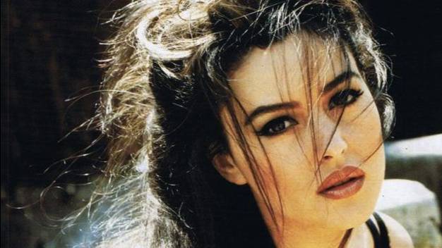 Я Б НАЗВАЛ ТАКУЮ КОРОЛЕВОЙ