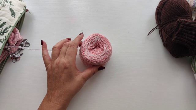 Довязала пару носков/разочарование в новой пряже/носочки из не_носочки/проектные сумочки