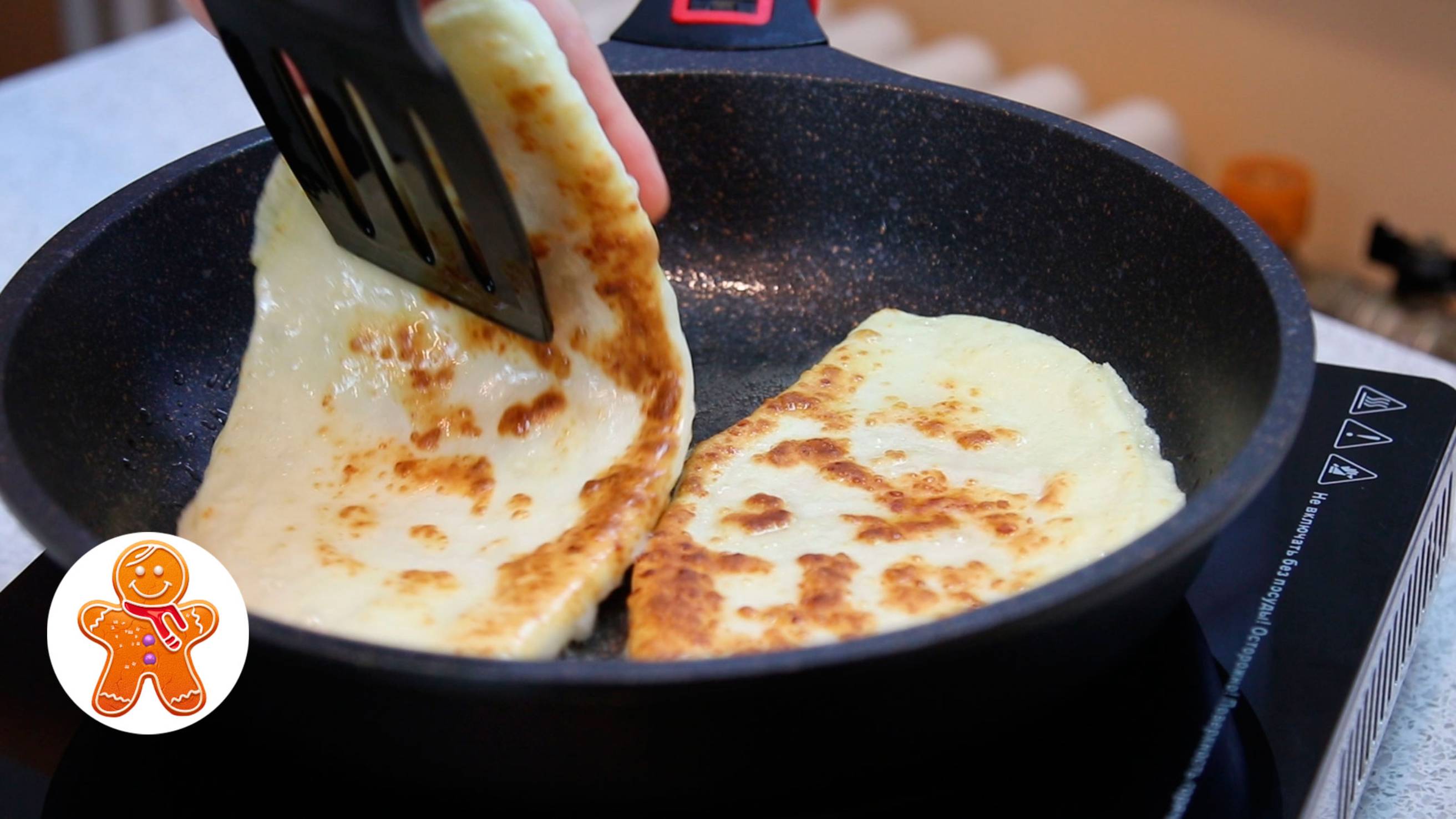 Вкуснейшие сырные лепешки с начинкой за полчаса