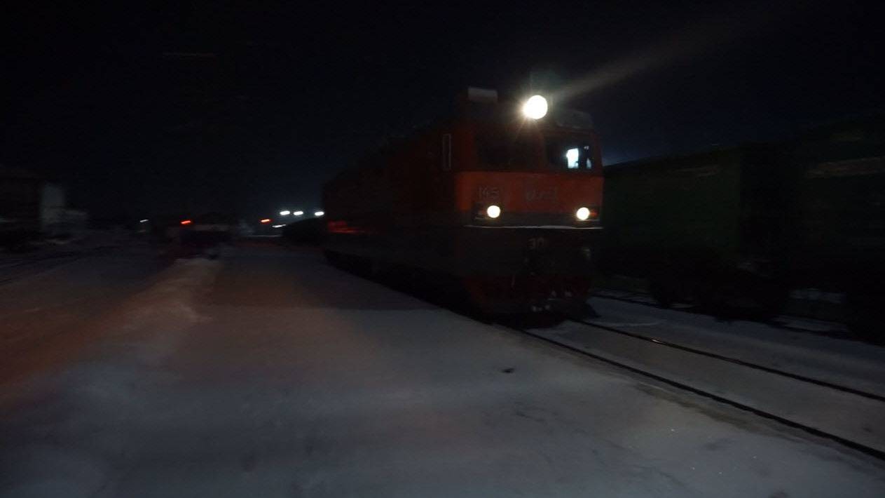 Электровоз ЭП1-145. Опять он и Луна.