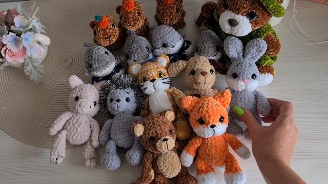 Вязовлог. Игрушки.  Приглашение в марафон сентября. Прогулка-наглые белки