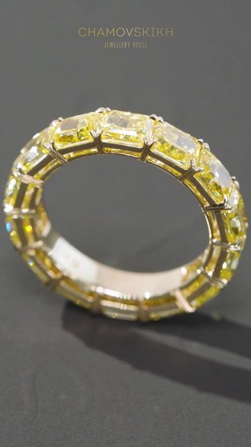 Кольцо с желтыми бриллиантами