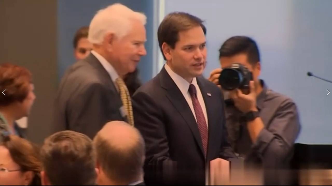 Мврк Рубио - спец по летающим тарелочкам.