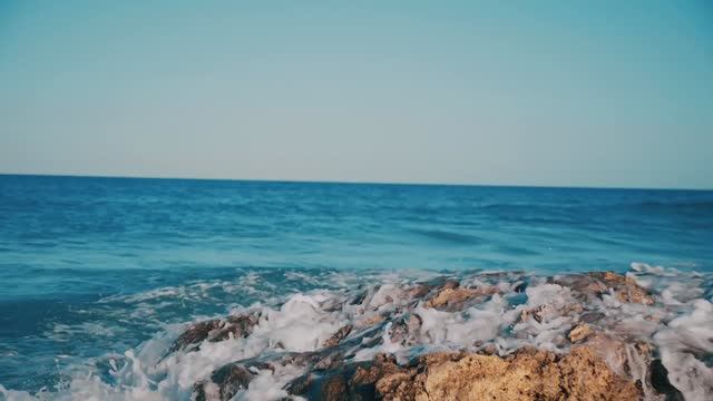 Расслабляющий шум моря на 100%. 30 минут отдыха под музыку волн без слов для души.