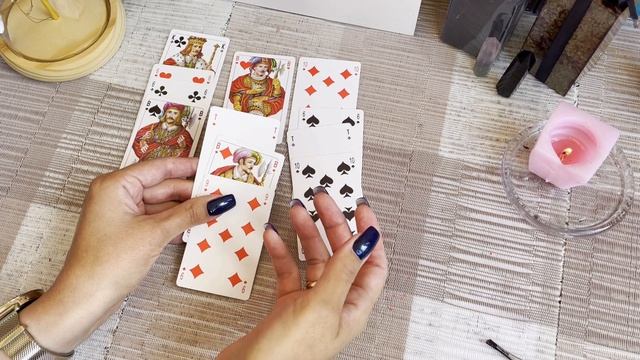 Крестовый король. Ближайшее будущее. Гадание на игральных картах. Онлайн расклад