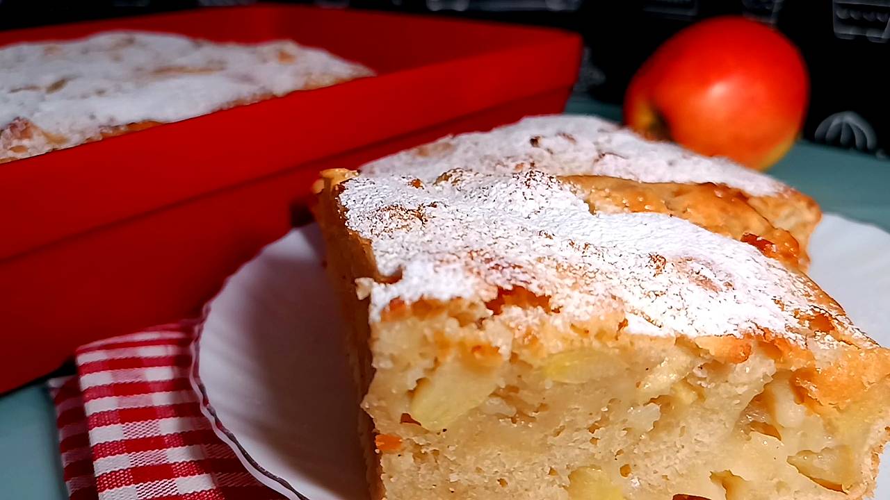 🍎 Шарлотка с яблоками - ароматный и очень вкусный Яблочный пирог