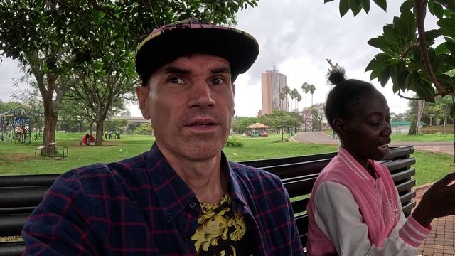 В ЦЕНТРЕ ГОРОДА НАЙРОБИ ЗАШЛИ В ПАРК / ПОСЕТИЛИ ПОСОЛЬСТВО