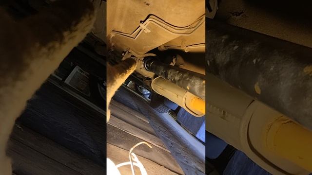 Как снять задний карданный вал на ШРУС Нива Тревел