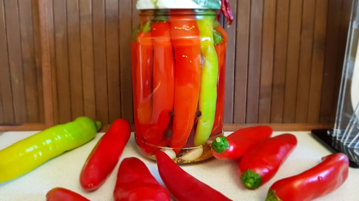 ОСТРЫЙ ПЕРЕЦ НА ЗИМУ СЬЕДАЕТСЯ БЕЗ ОСТАТКА!!!ВЕСЬ СЕКРЕТ В МАРИНАДЕ!!!Рецепт Донской Казачки!!!