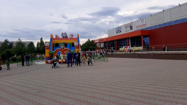 Парк аттракционов, карусели, развлечения, электромобили в г. Прокопьевске