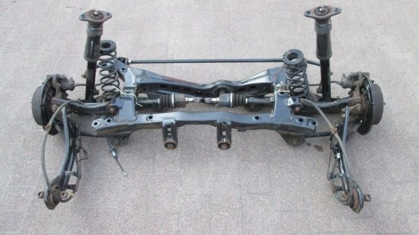 Задняя подвеска много рычажка.