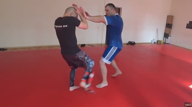 КОВАРНЫЙ ЛОУ кик в ту часть которую не набьешь!