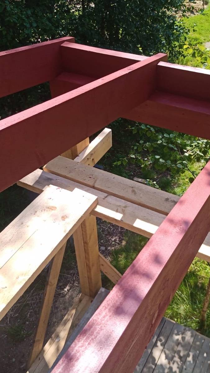 Беседка своими руками. Часть 3. Шлифовка, покраска, монтаж обрешетки.