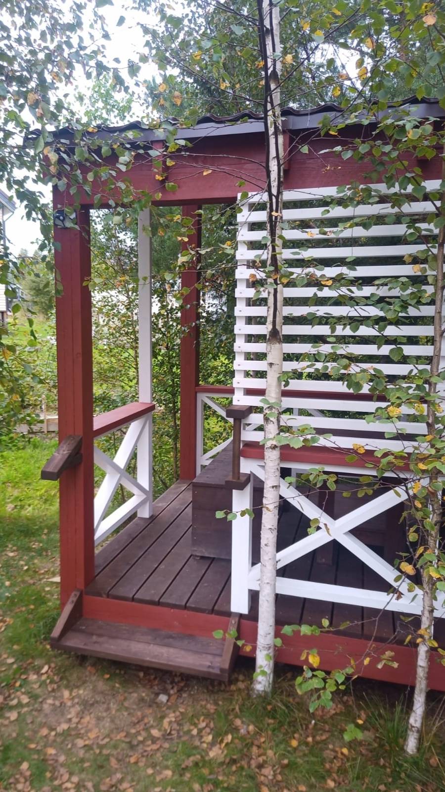 Парящая ступенька, ручка и перила. Беседка своими руками. Часть 6.