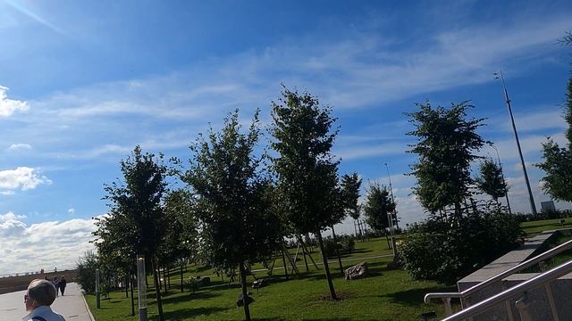 ПАРК ОКОЛО  ЛАХТЫ -ЦЕНТР В ПИТЕРЕ . 2025