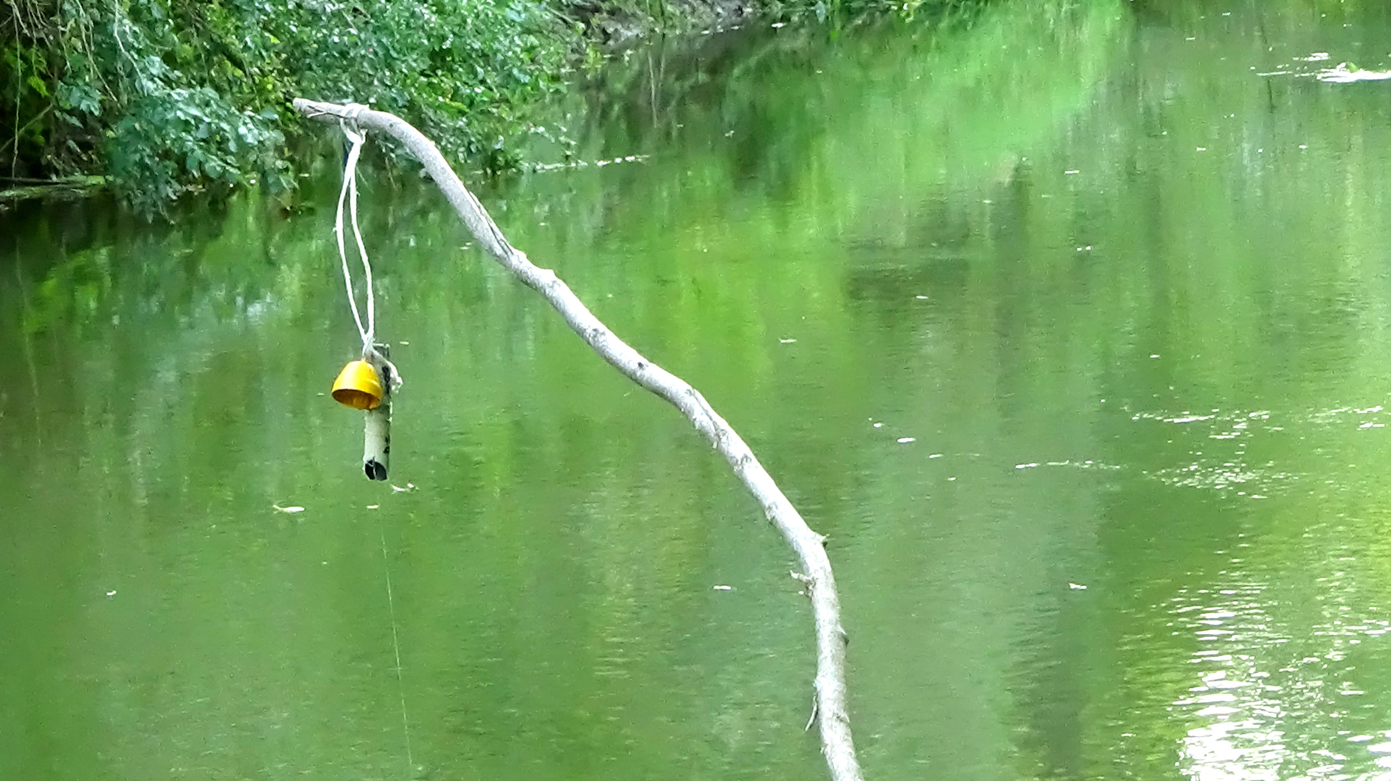 Рыбалка 1 сентября на простейшие, но уловистые снасти на щуку на малой реке