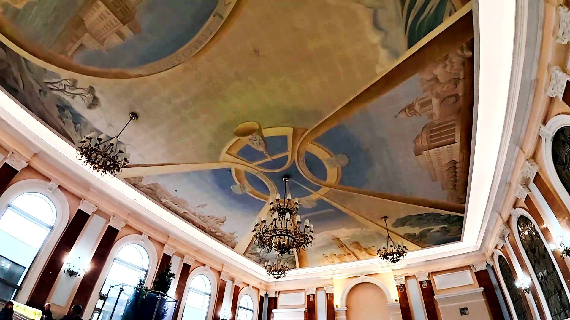 Курский вокзал. Вокзальная суета и романтика.