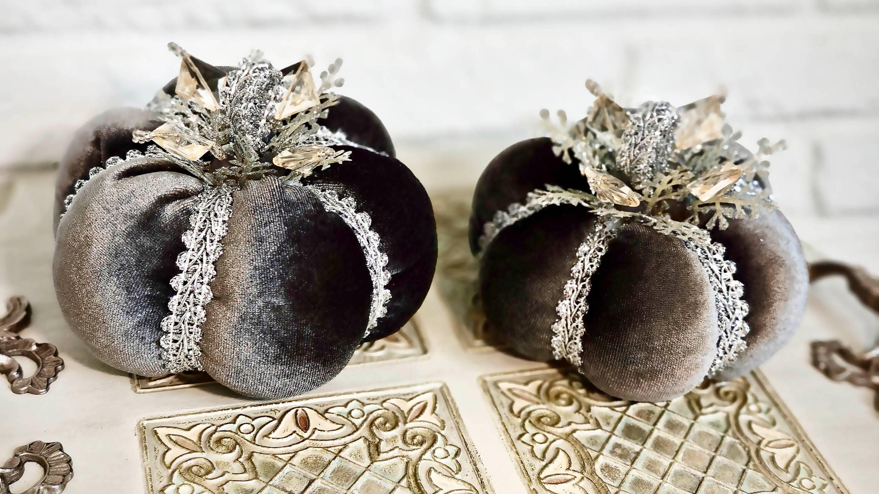 Воплощение королевской элегантности - Серые бархатные тыквы