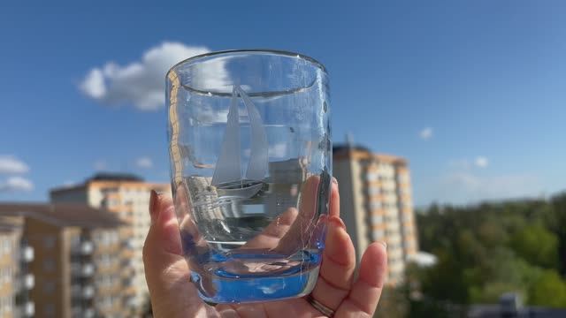 Стеклянная нежно-голубая ваза «Парусник» Швеция 🇸🇪