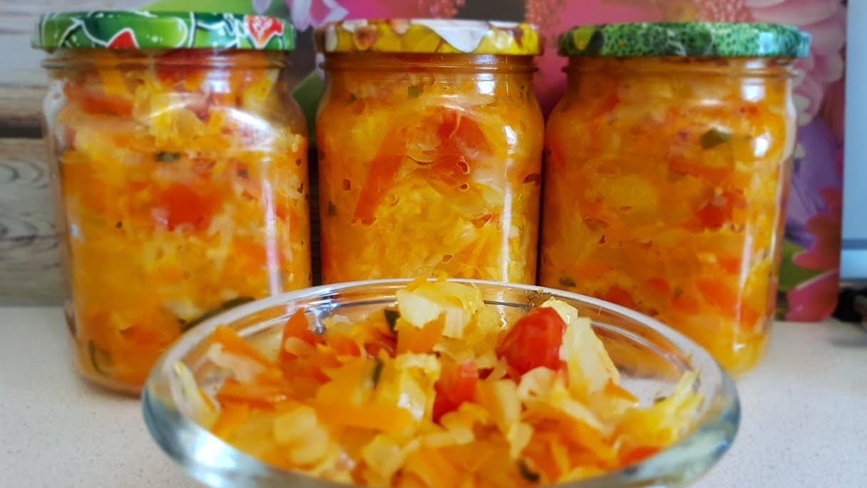 Боже как это вкусно, смело готовьте двойную порцию. Салат из капусты на зиму.