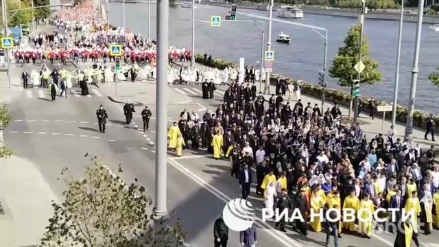 Впервые за несколько лет в Москве проводят крестный ход