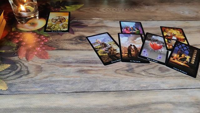 Кто постоянно думает о тебе💐🥰🤔 Расклад по вариантам