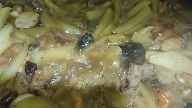 Жареха с белыми грибами просто золотая