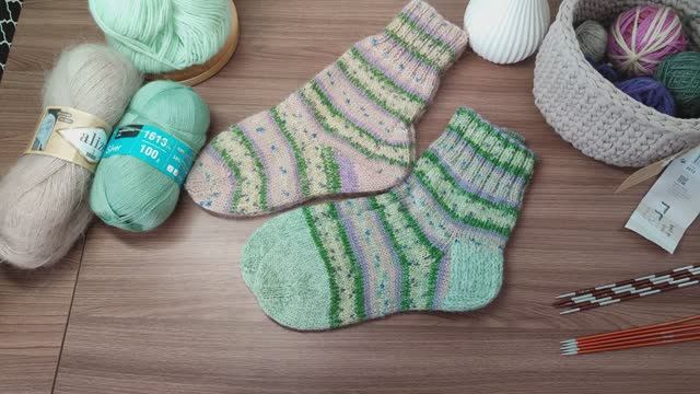 Итоги вязания за август 2025  "Носочки"