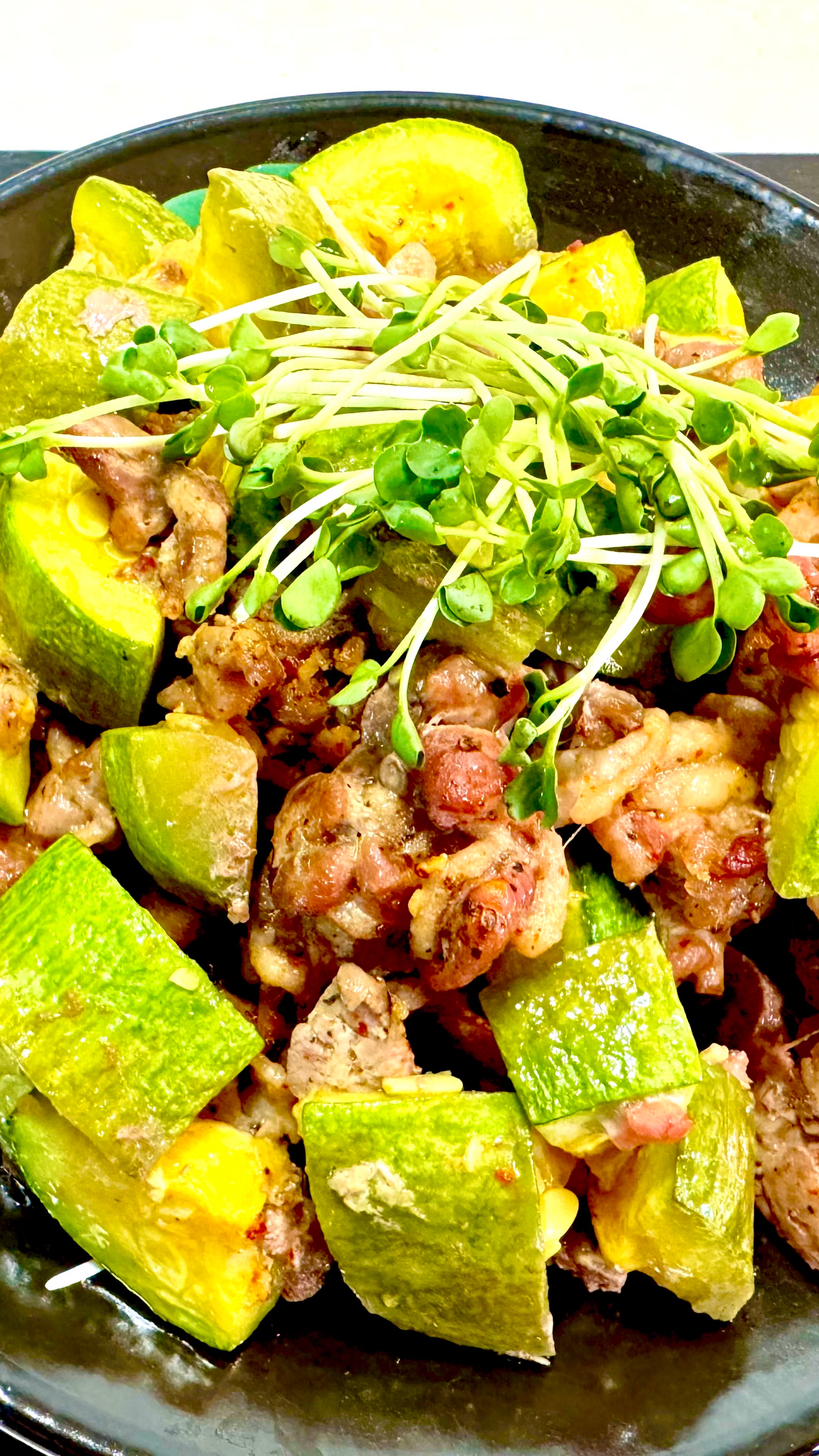 Запекаем утиное мясо с кабачком или цукини!