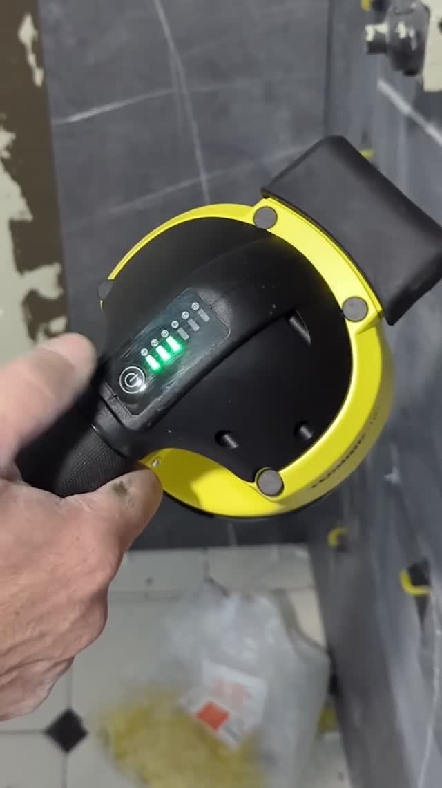 Монтаж плитки с помощью Виброприсоски Technicom TC-P008 #new #diy #ремонтвдоме #топ