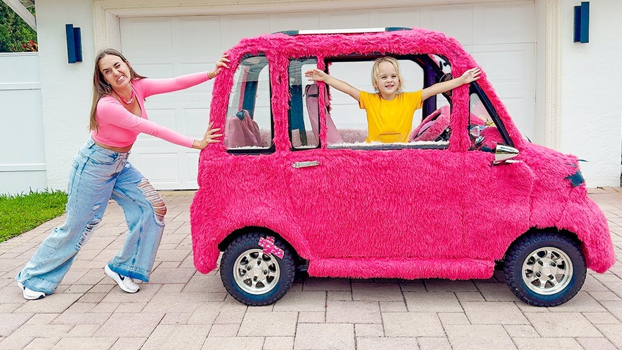 Крис помогает маме ухаживать за розовой машиной! Весёлая история от Влада и Ники!