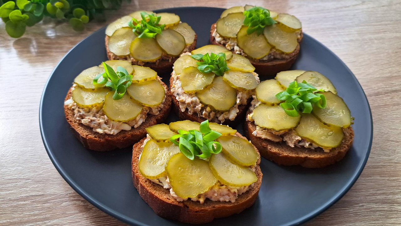 Бутерброды со Шпротами — Как Сделать Их Вкуснее и Красивее 😋  простой и быстрый рецепт на любой пра