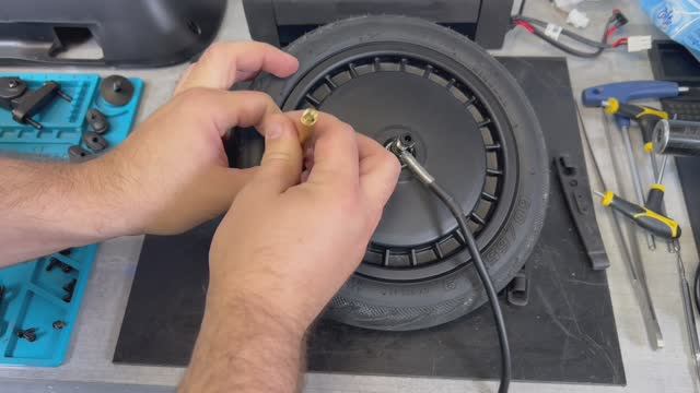 Ninebot F3 как разобрать и собрать электросамокат.