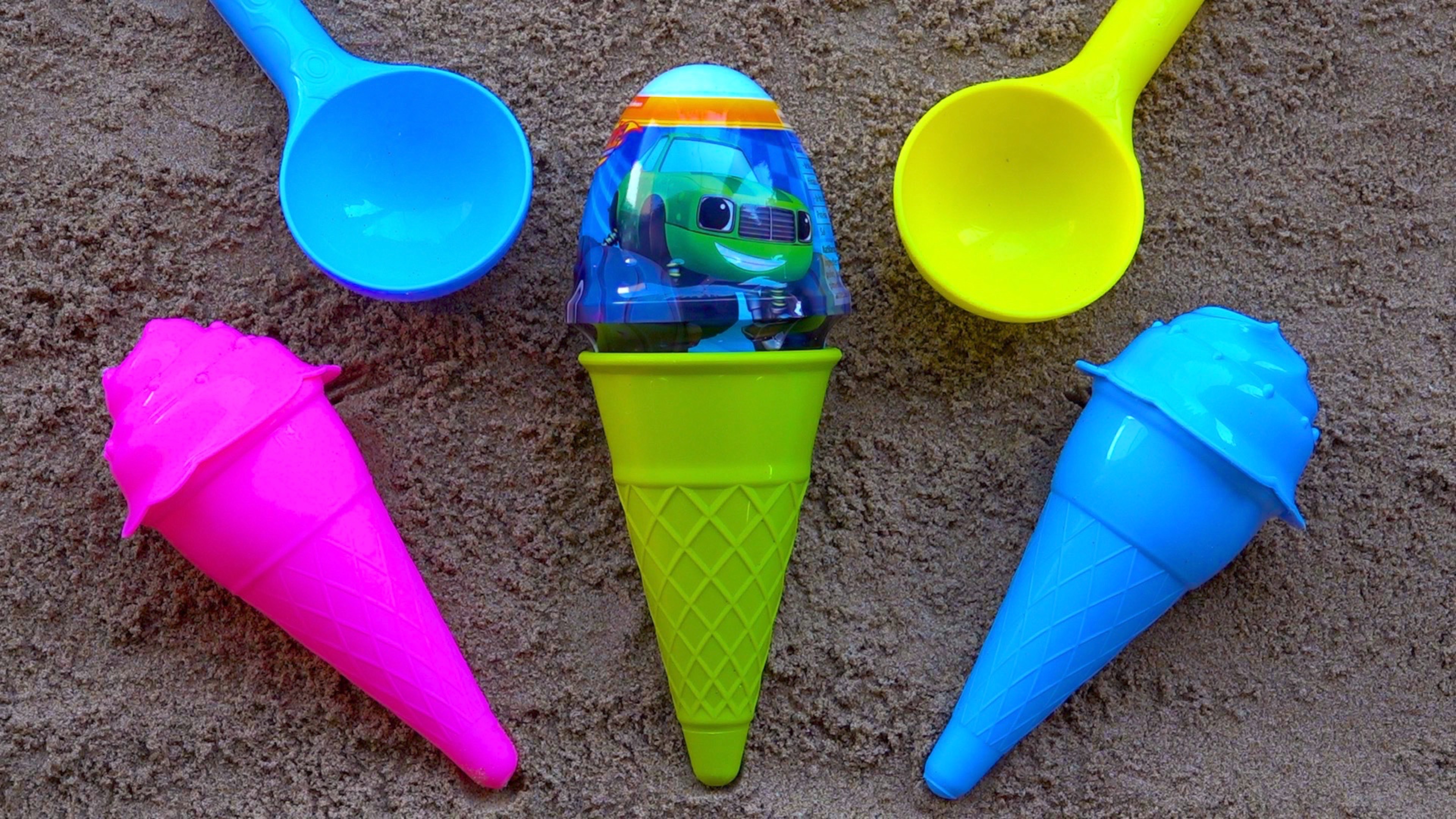 Игрушки Сюрпризы Вспыш и Чудо Машинки : Играем в игрушки | Детские песенки