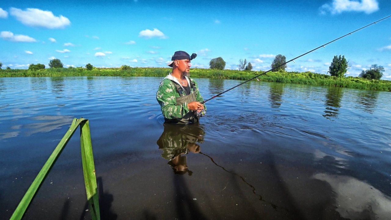 РЫБАЛКА В ЗАБРОДКУ НА КЛЯЗЬМЕ. ЩУКА КЛЮЕТ НЕОХОТНО. КИТАЙСКОЕ ЖЕЛЕЗО РАБОТАЕТ.