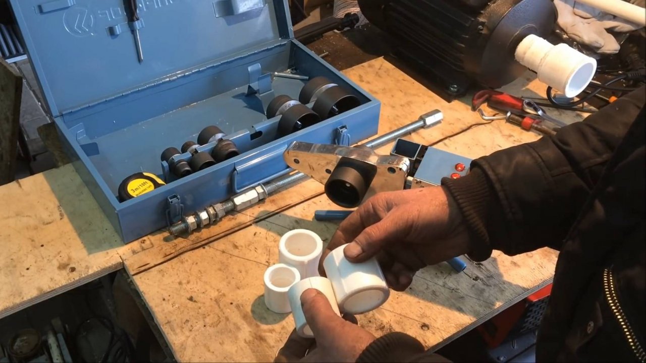 Идея для самоделки!Натяжной ролик из ПВХ трубы!