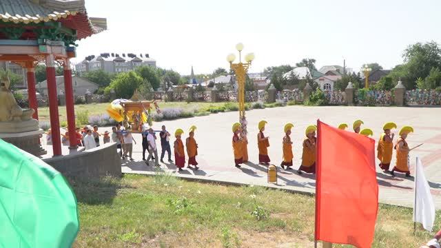В ЦЕНТРЕ ВНИМАНИЯ ЭФИР 18 07 2024  ЦЕНТРАЛЬНЫЙ ХУРУЛ. ПЕРВЫЙ ПОВОРОТ КОЛЕСА УЧЕНИЯ БУДДЫ