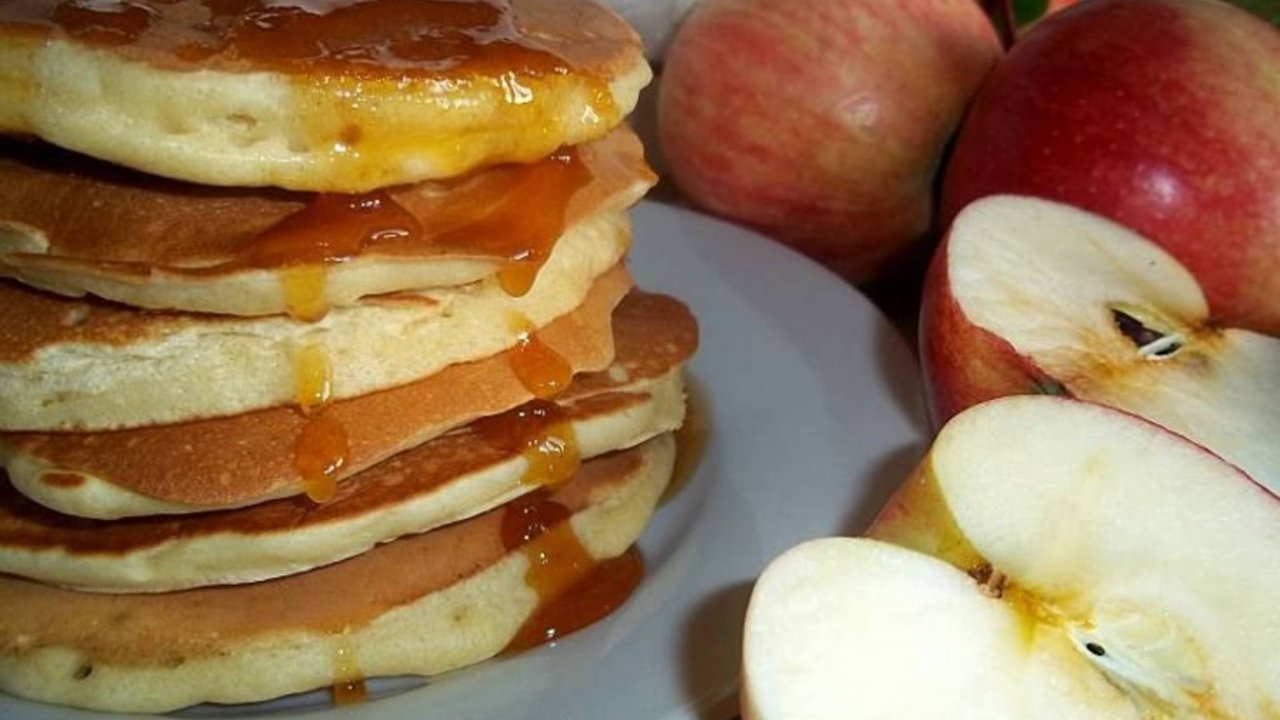 Панкейки с яблоками. Детям очень понравились!