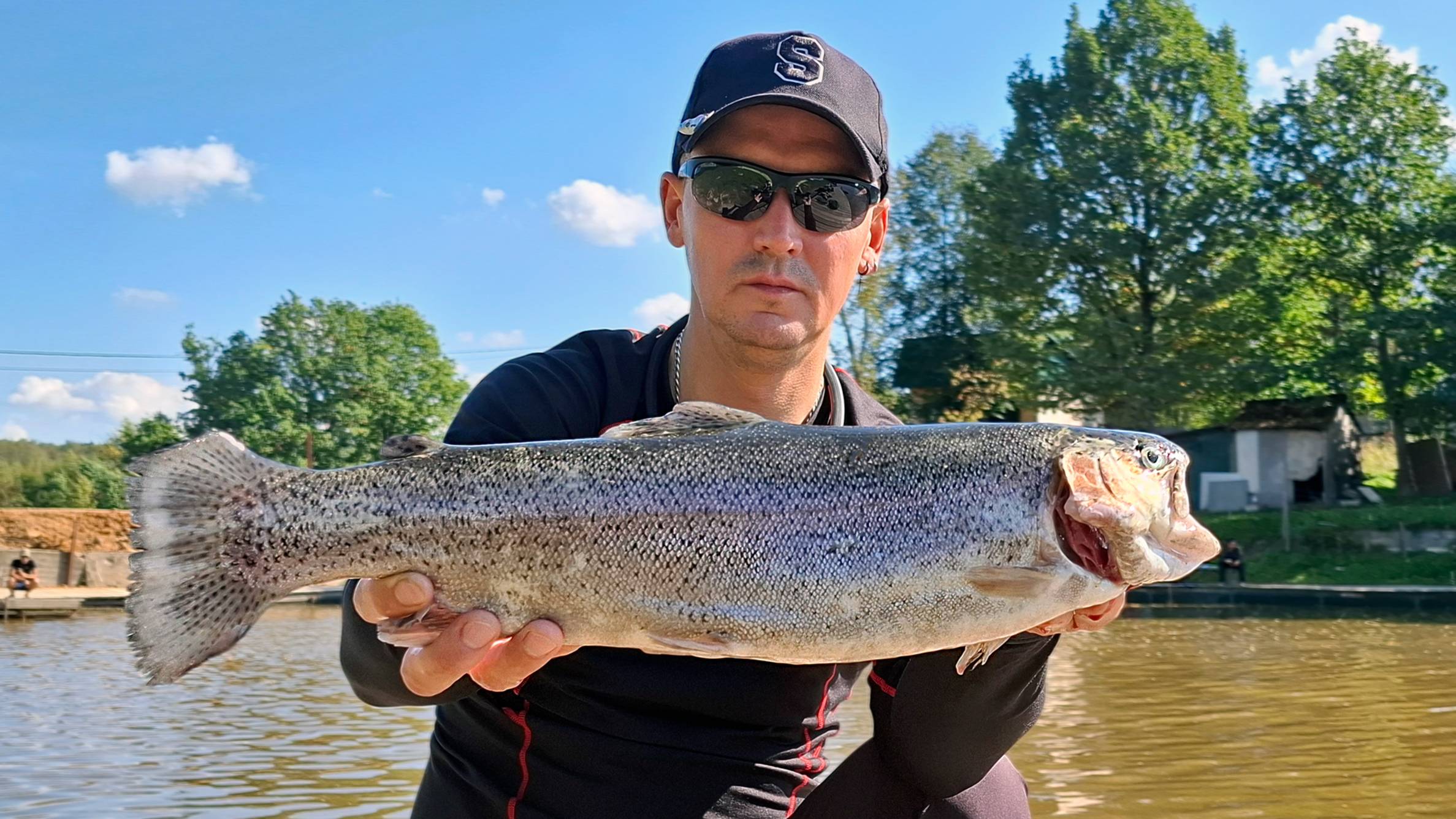 Открытие сезона ловли форели. Платная рыбалка на РК "Посейдон", вип-участок.