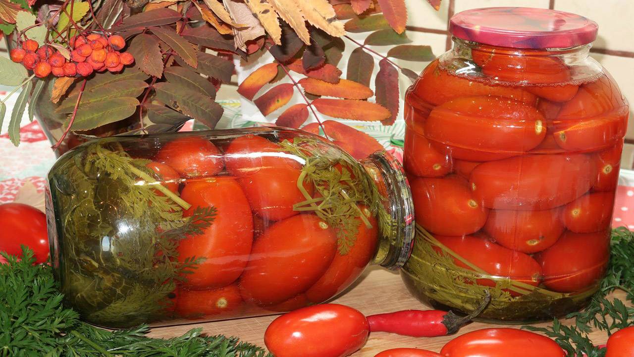 Маринованные помидоры с морковной ботвой на зиму