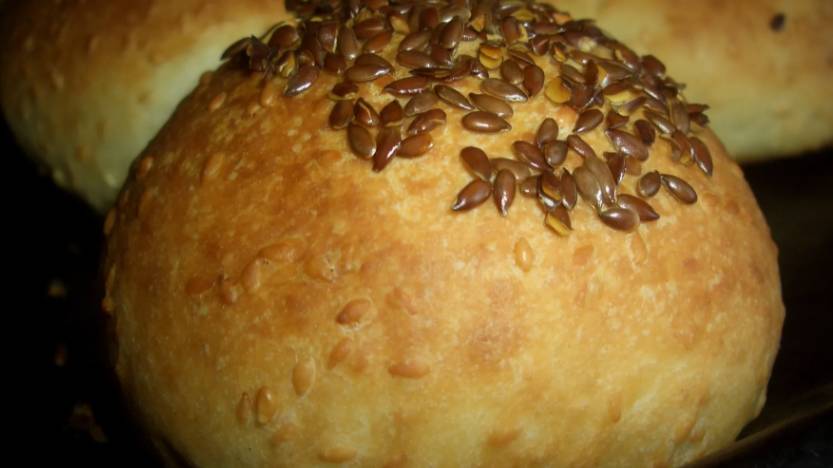 Чечевичные булочки с сменами льна.