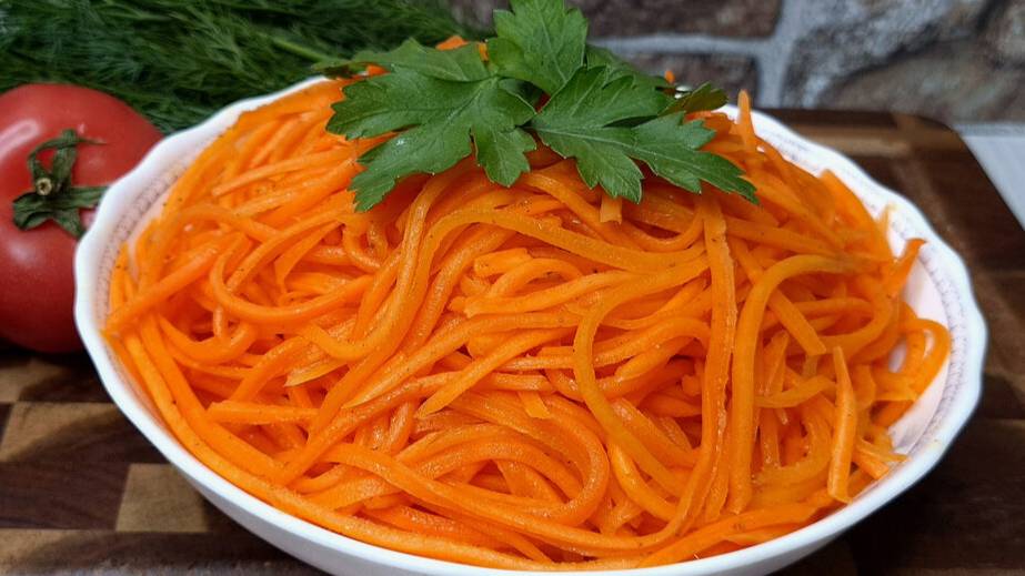 Морковь по-корейски.